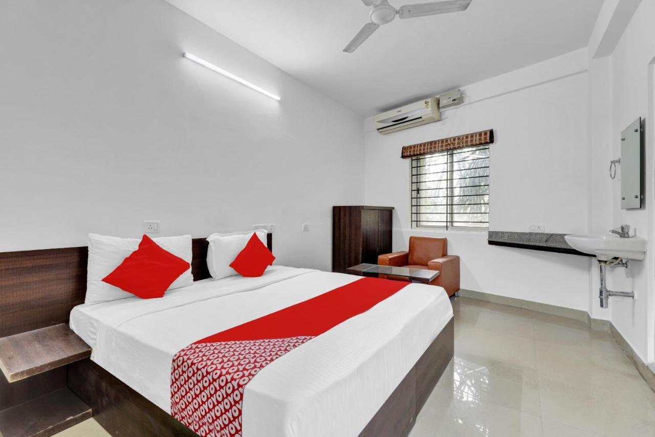 Oyo Flagship 83590 Cn Sai Comforts Hotel Bangalore