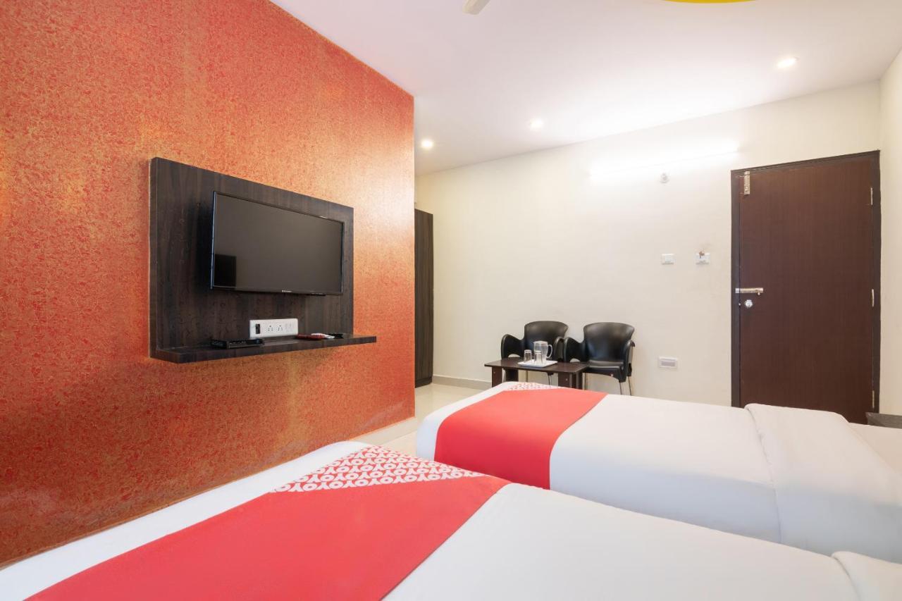 Oyo 13594 Mathrushree Residency