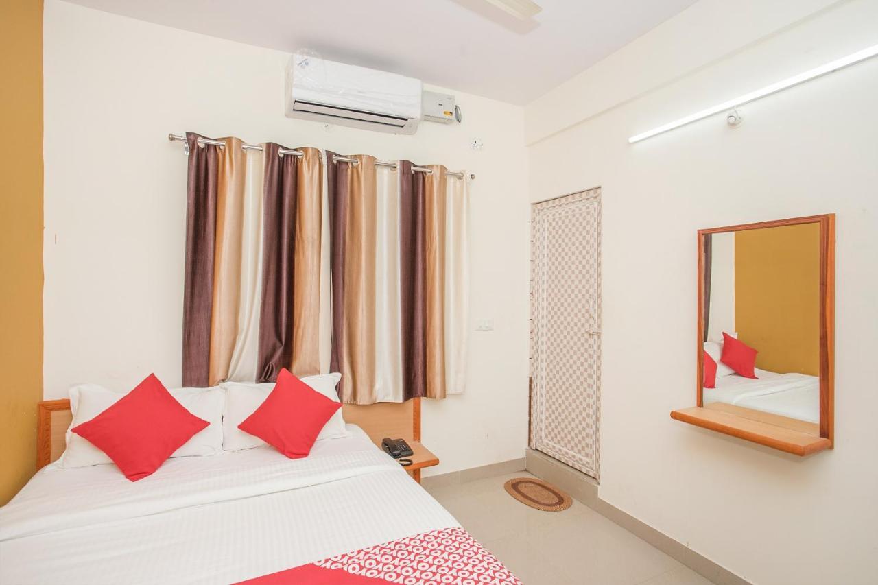 Hotel Oyo 15016 City Plaza 3*