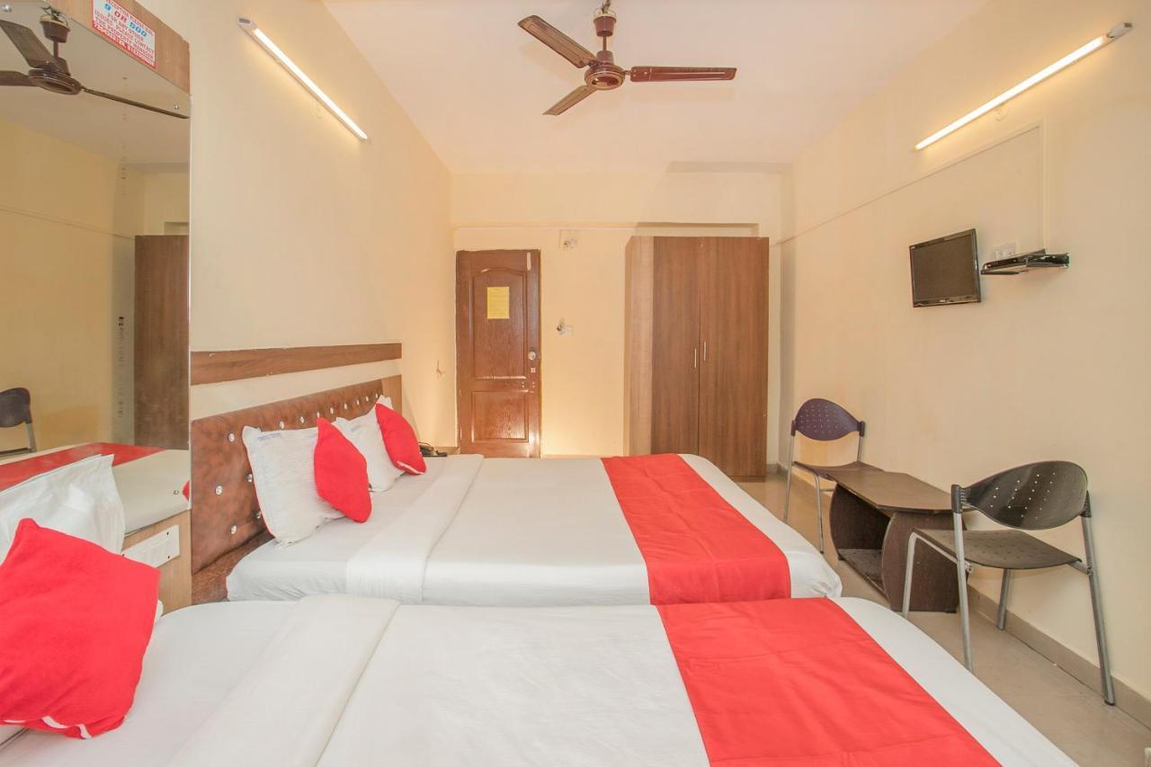 Oyo 9016 Charu Comforts 3* Bangalore