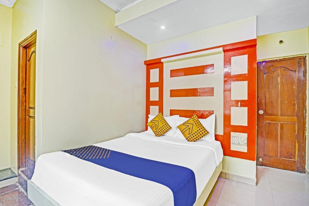 Spot On 67398 Shree Pawan Paradise Hotel 2*
