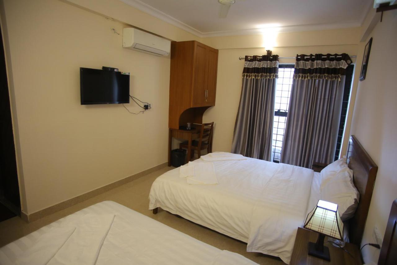 The Lounge Business Hotel *