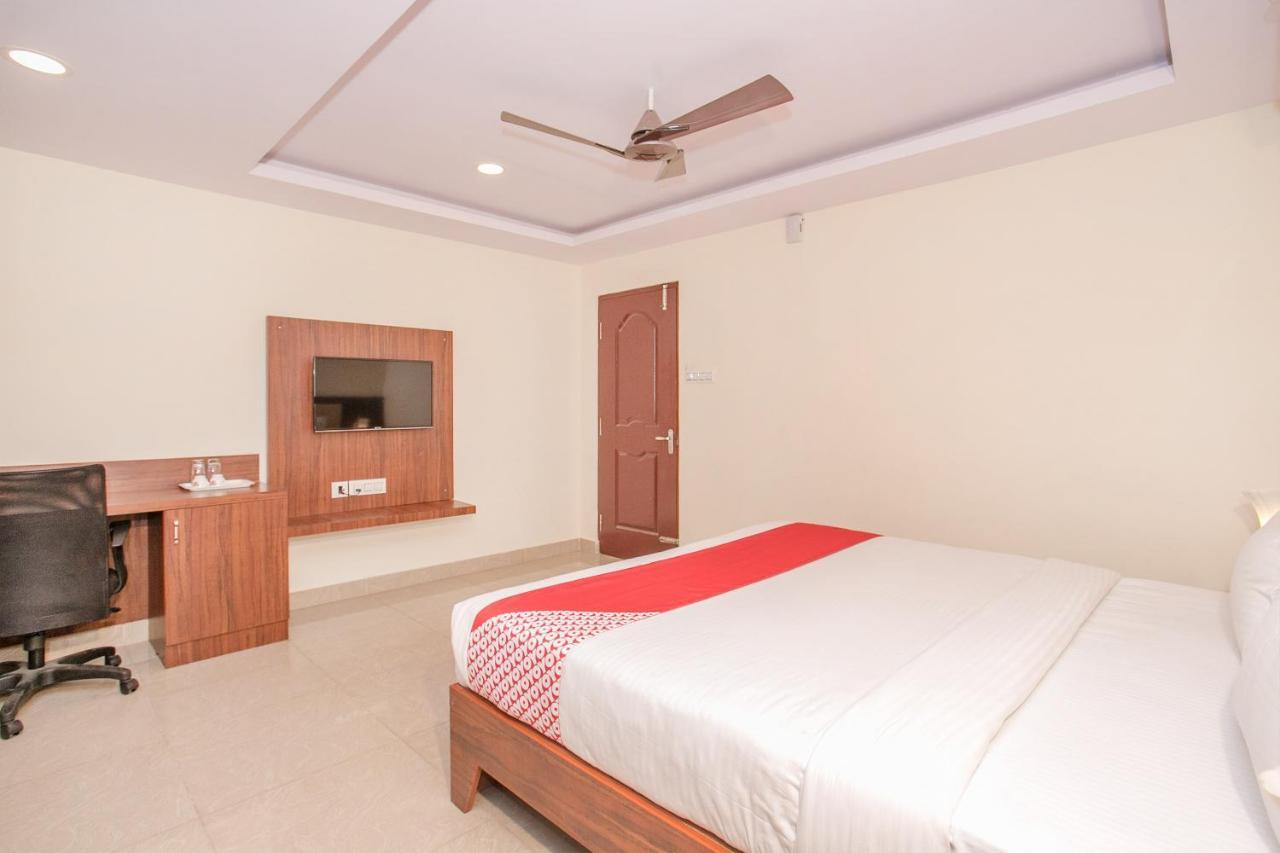 Hotel Oyo Flagship 77727 Blue Bell 3*