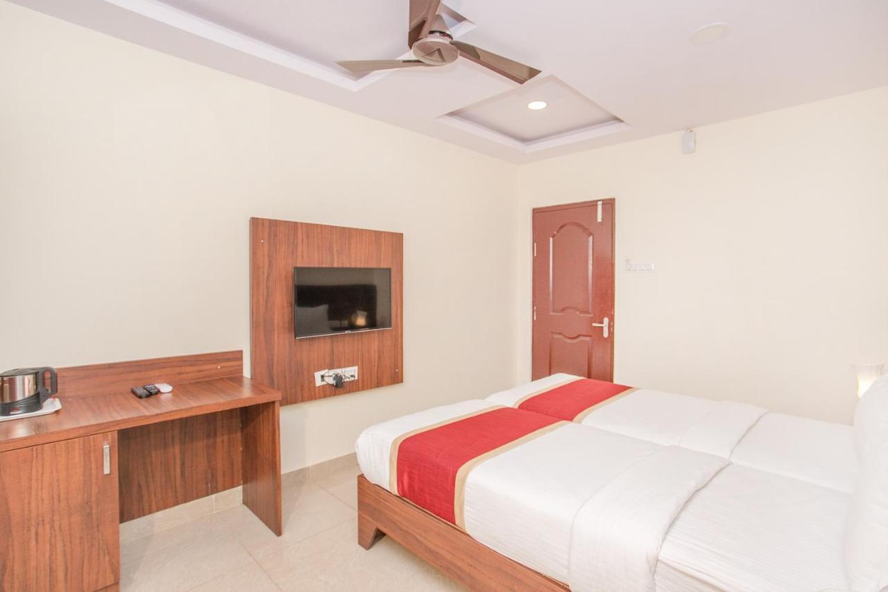 Oyo Flagship 77727 Blue Bell Hotel