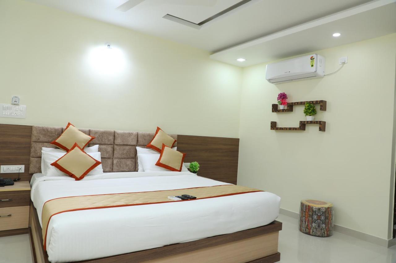 Hotel 8th Mile Suites 3*