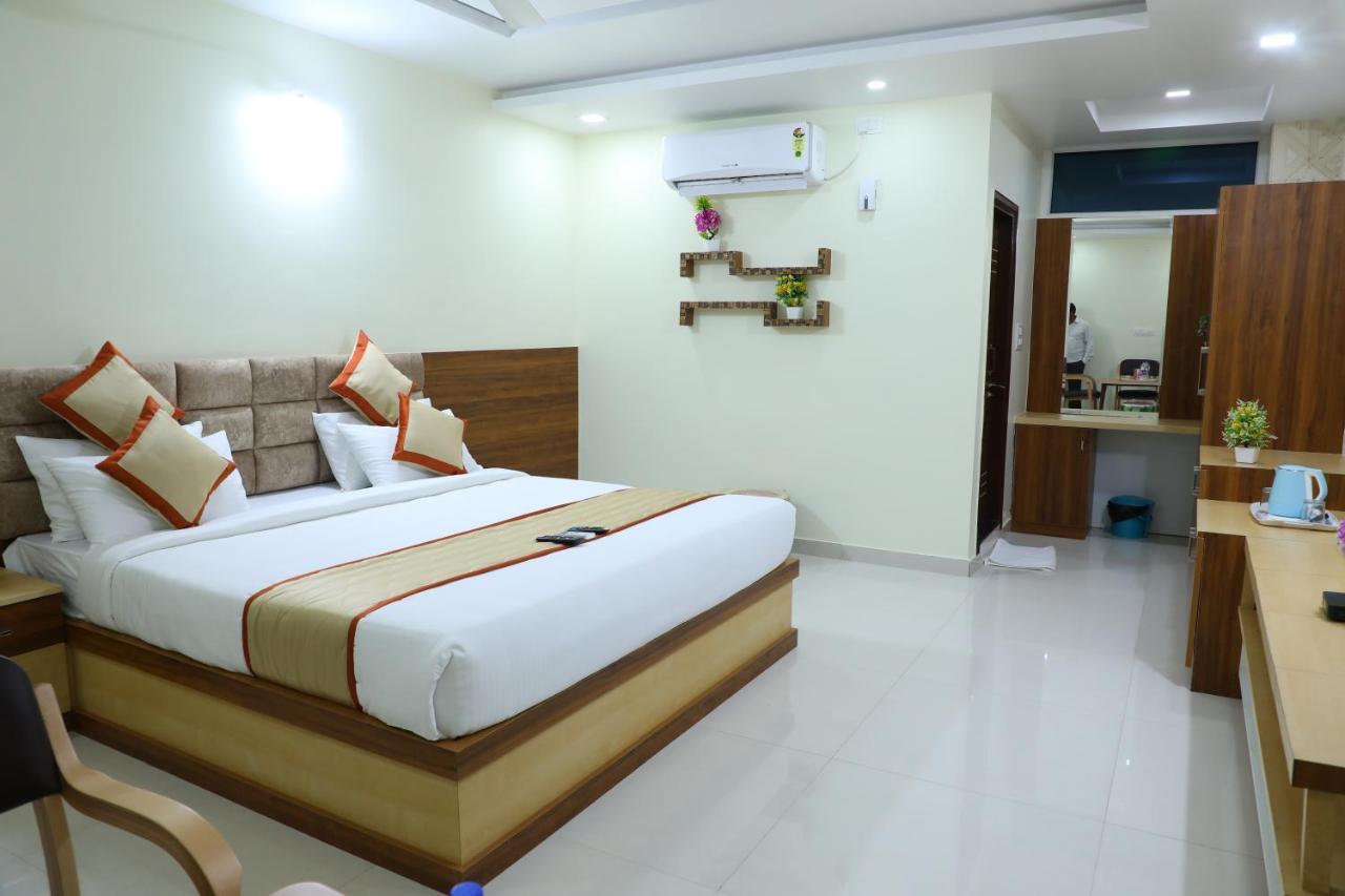 Hotel 8th Mile Suites 3*