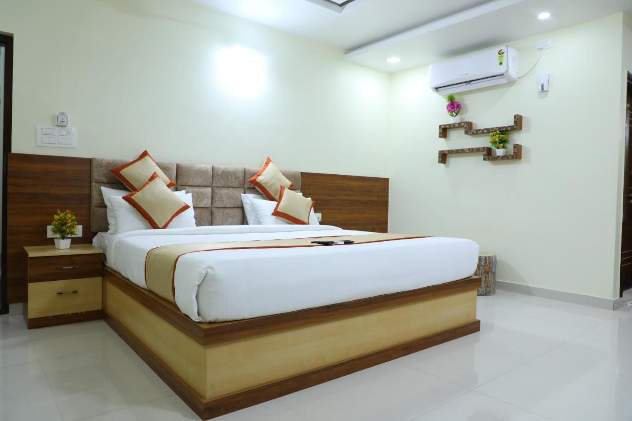 Hotel 8th Mile Suites 3*