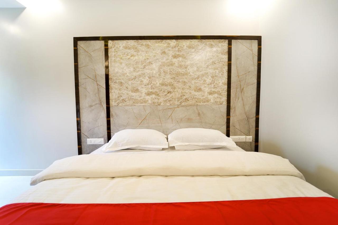 Ss Crown Hotel 2*