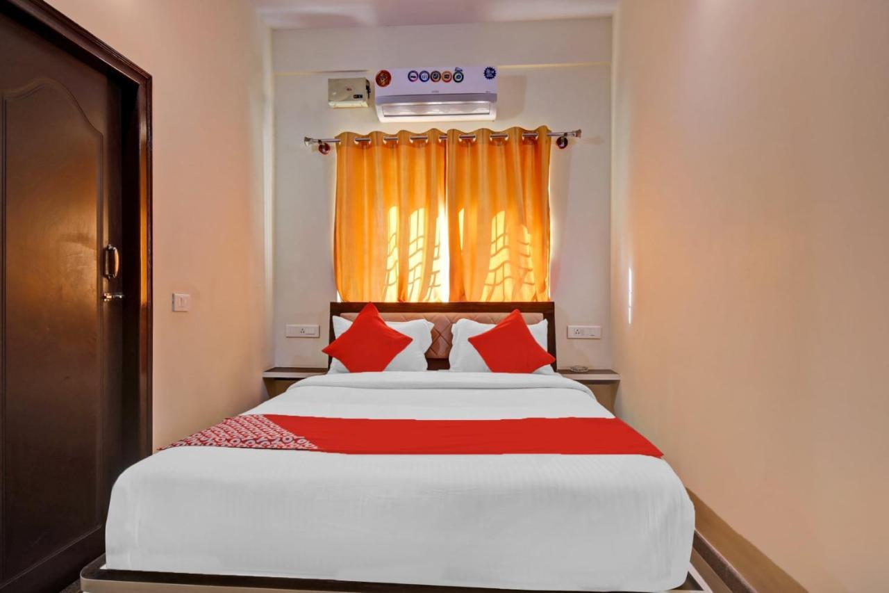 Hotel Oyo 84439 S M Comforts 3*