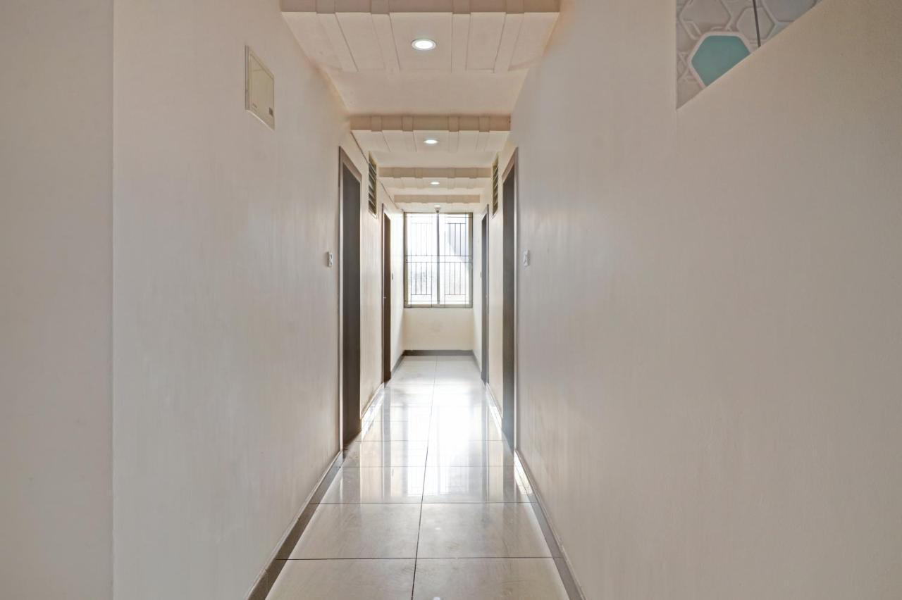 Itsy By Treebo - Royal Comfort Hotel Bangalore