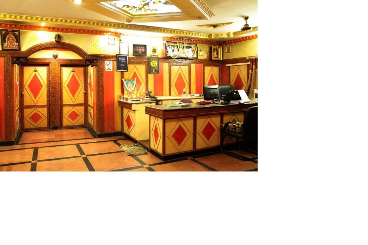 Hotel Navanidhi Comforts 2*