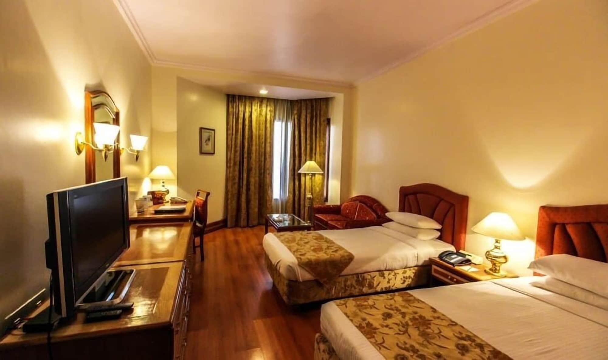 Hotel The Capitol Bangalore