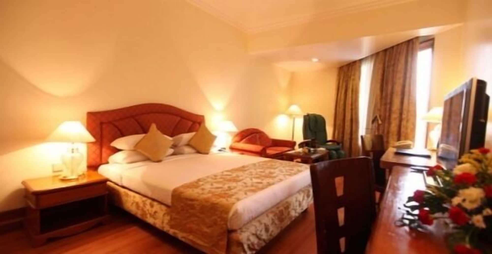 Hotel The Capitol Bangalore