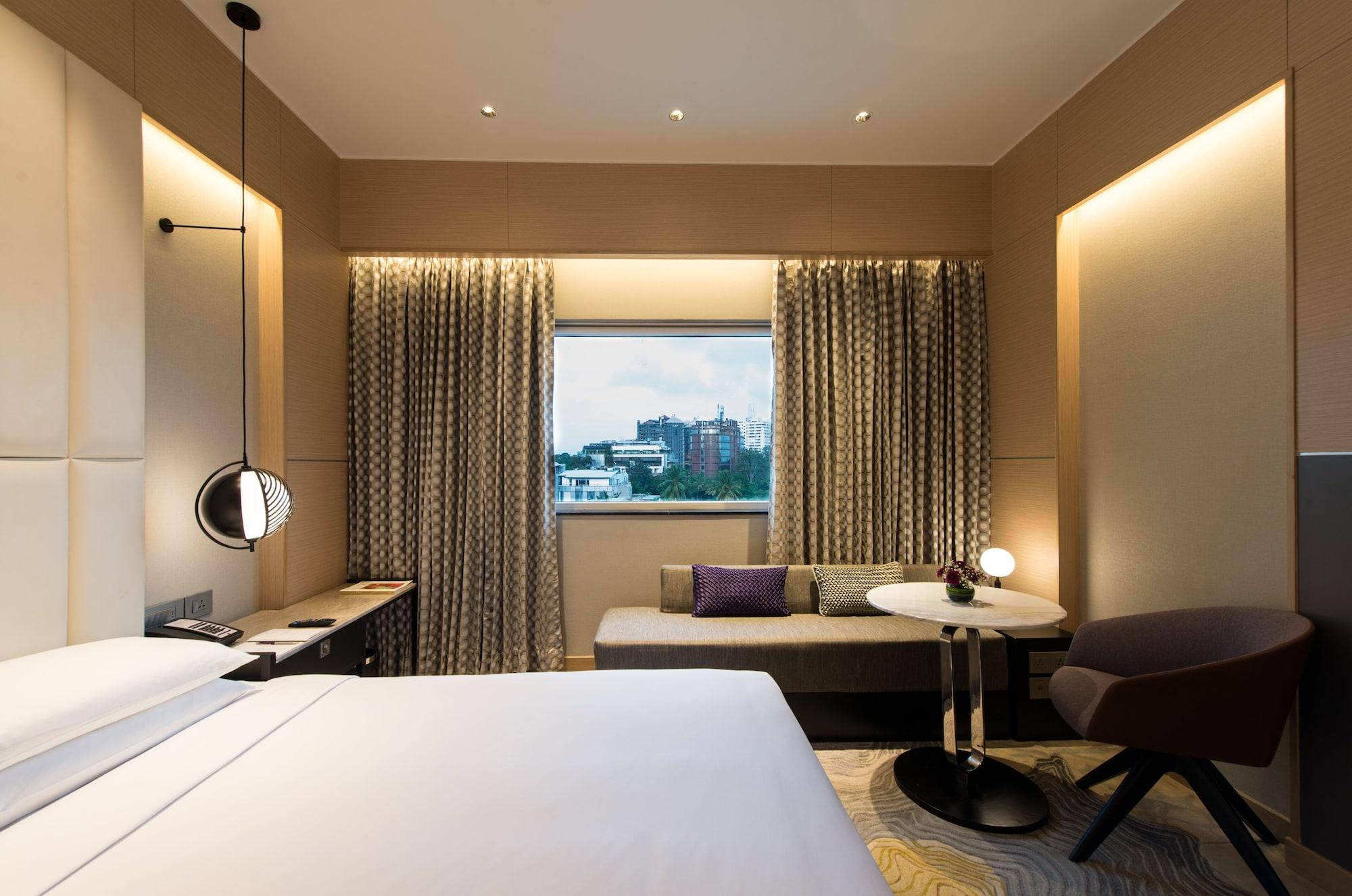 Vivanta Residency Road Hotel 5*