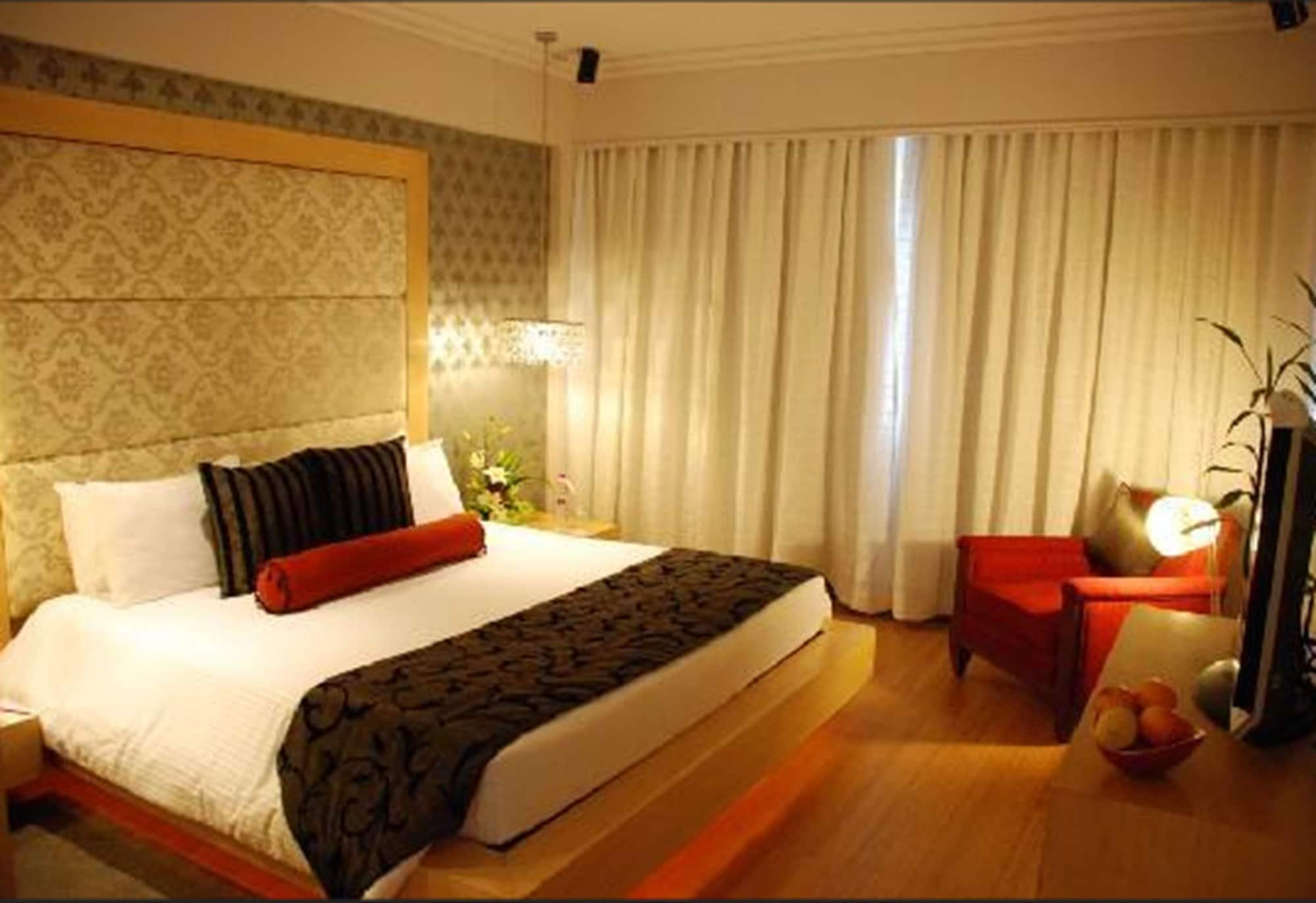 Vivanta Residency Road Hotel