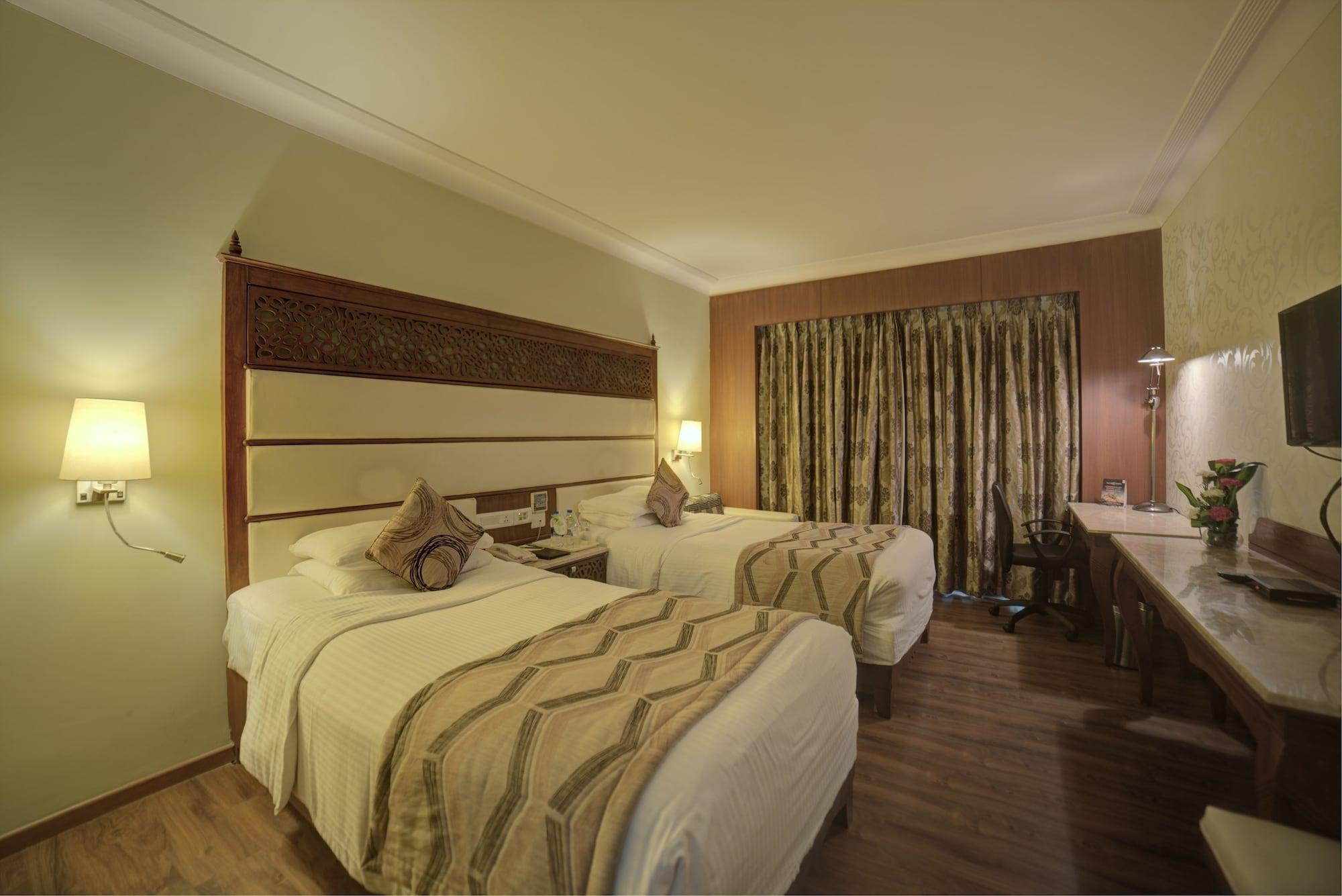 Goldfinch 4*