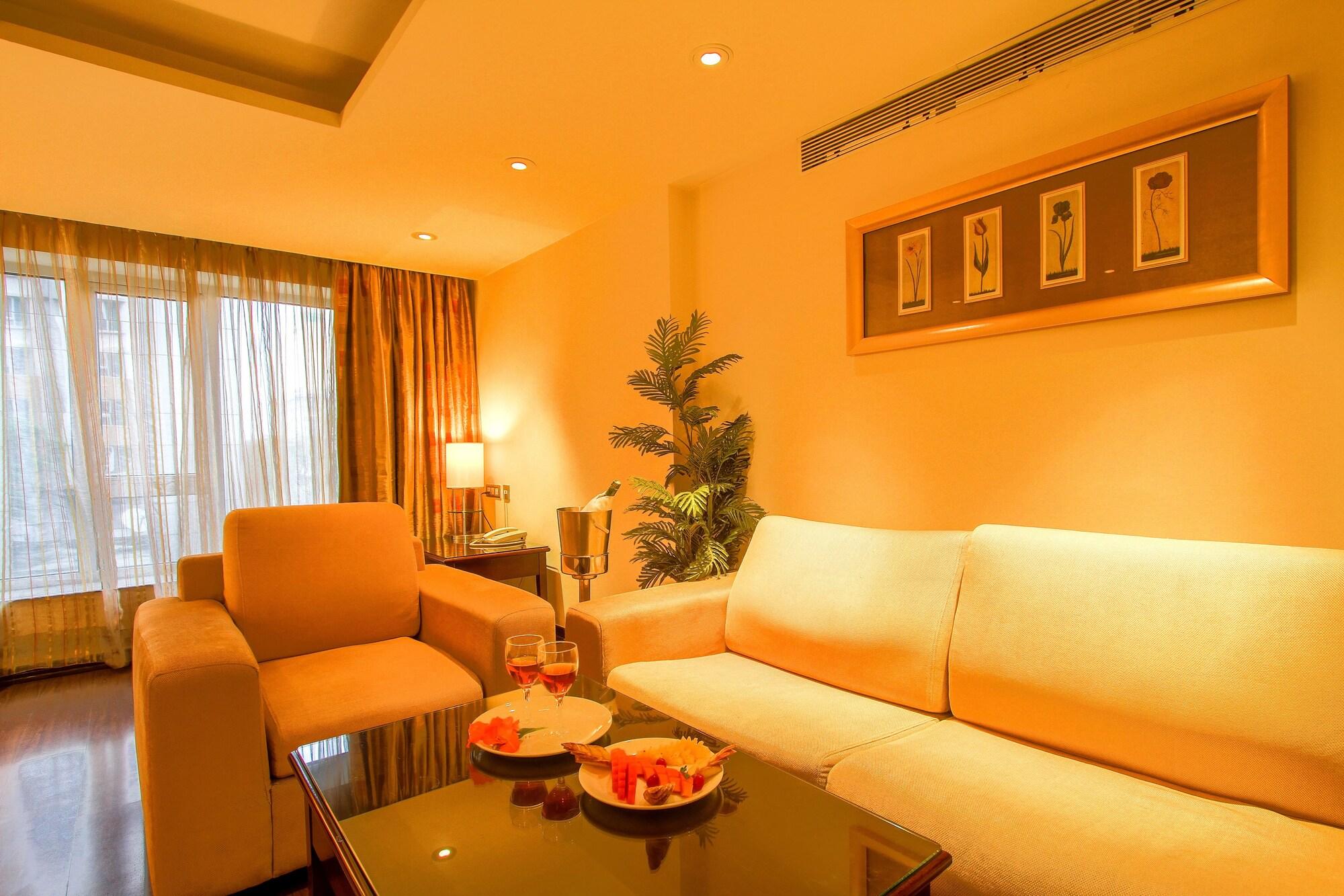 Hotel Citadel Sarovar Portico 4*