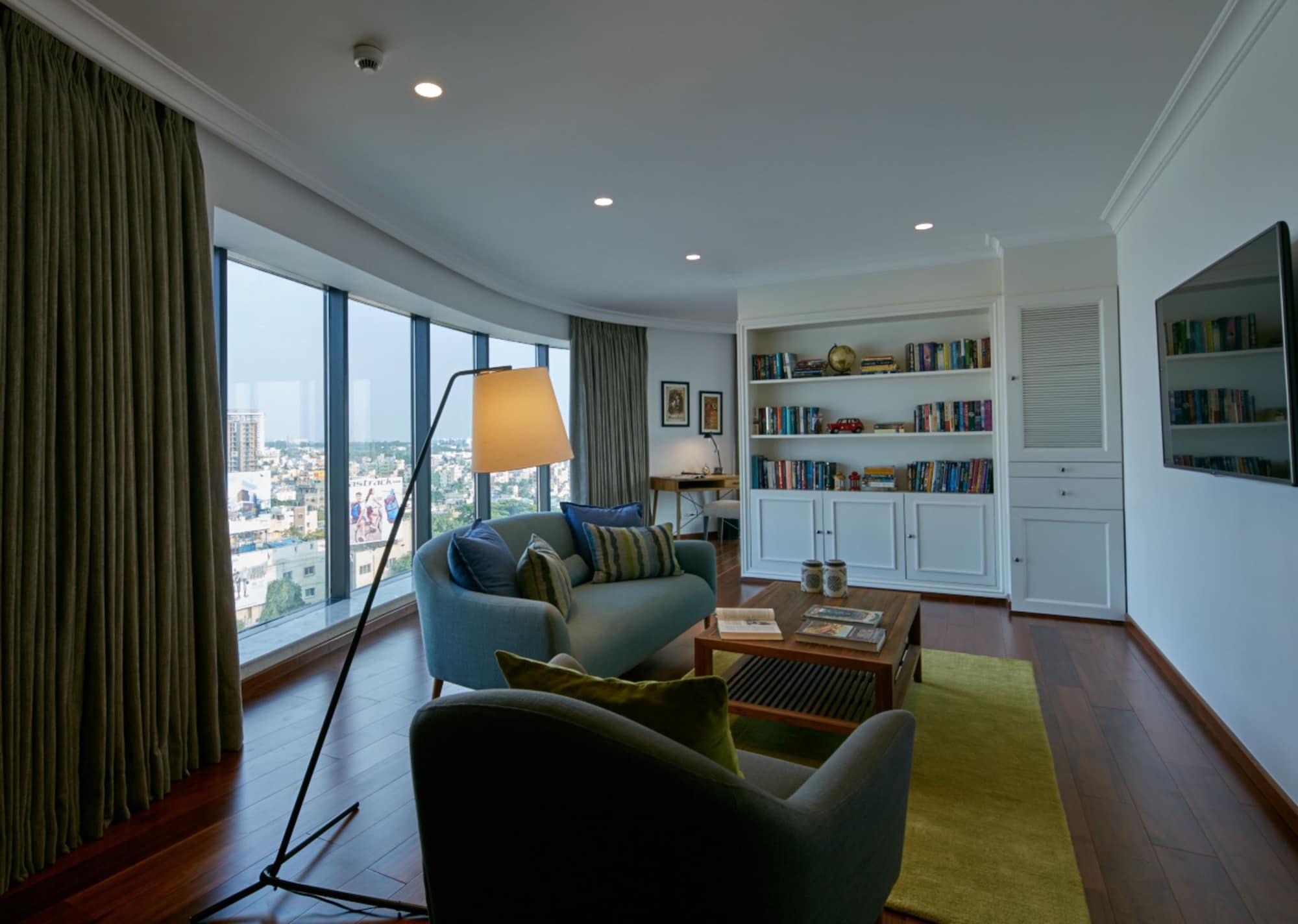 The Waverly Hotel & Residences 4*