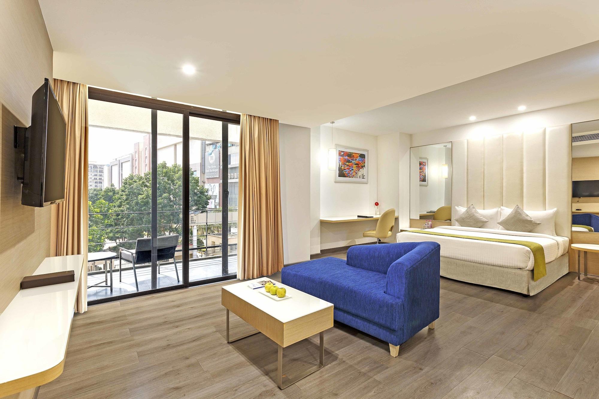 Sarovar Portico Outer Ring Road Hotel 4*
