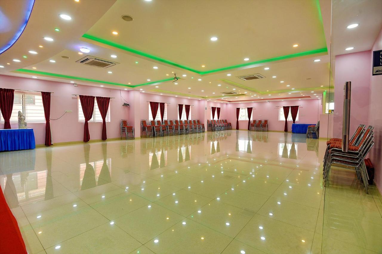 Fabhotel Champion Gateway - Yelahanka 3*
