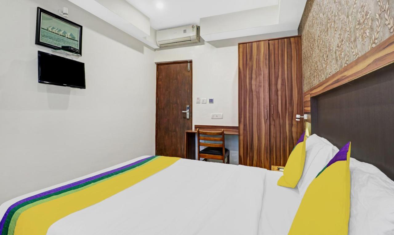 Itsy Elmas Golden Key 3* Bangalore