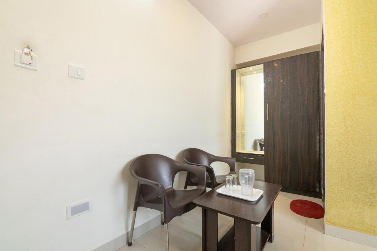 Oyo 13594 Mathrushree Residency Hotel
