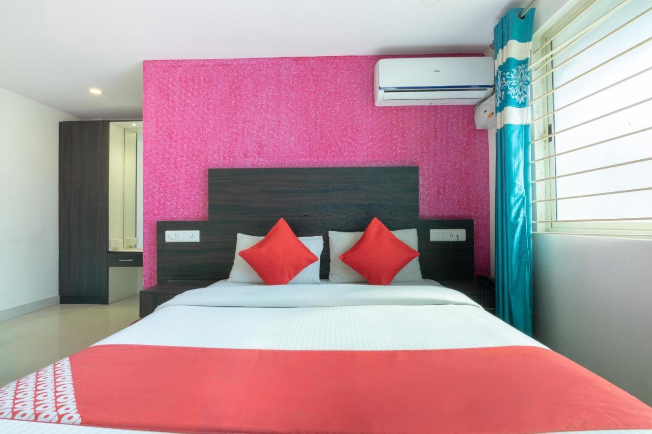 Oyo 13594 Mathrushree Residency