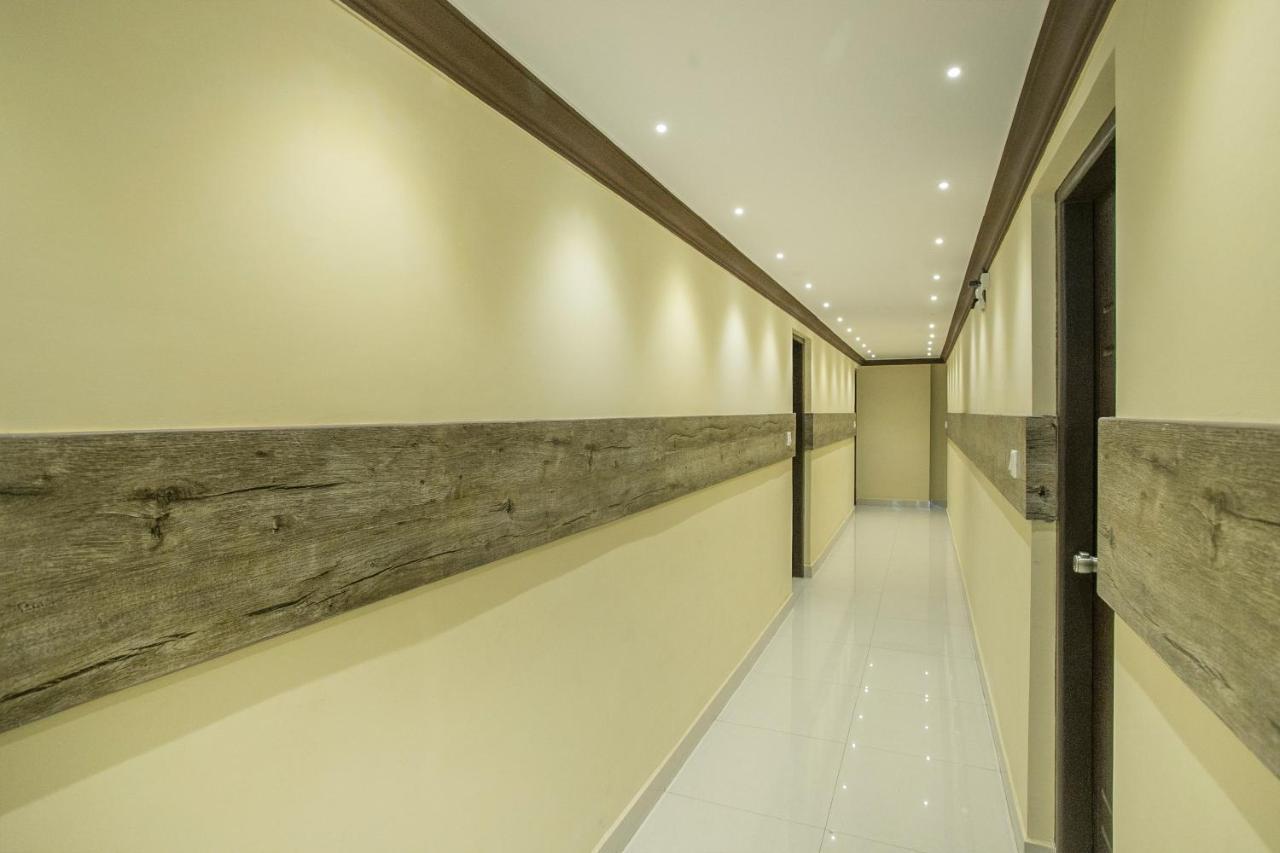 Oyo 13594 Mathrushree Residency Hotel 3*