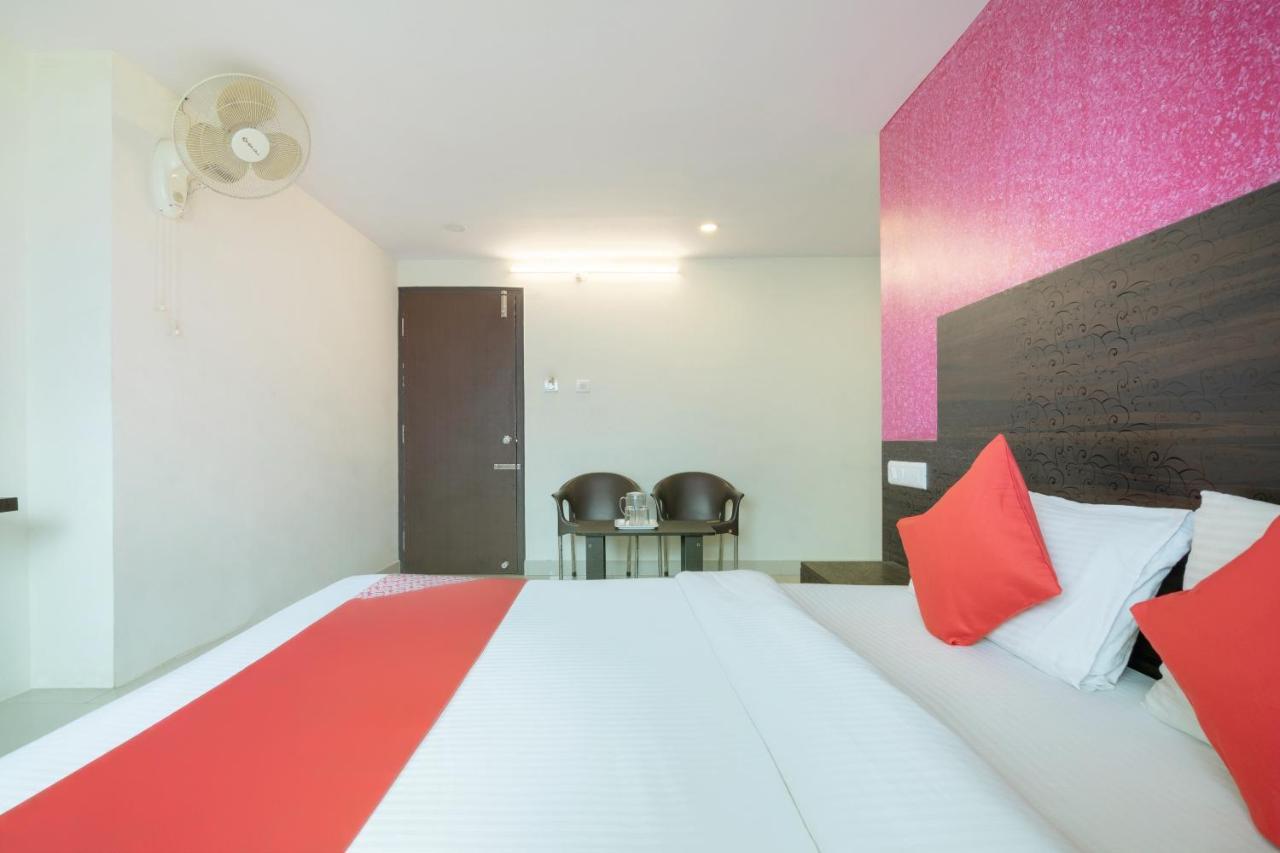 Hotel Oyo 13594 Mathrushree Residency 3*