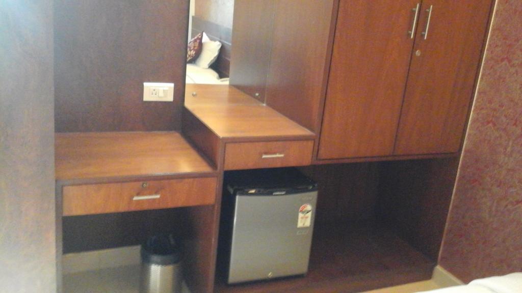 Pigeon International Hotel 3*