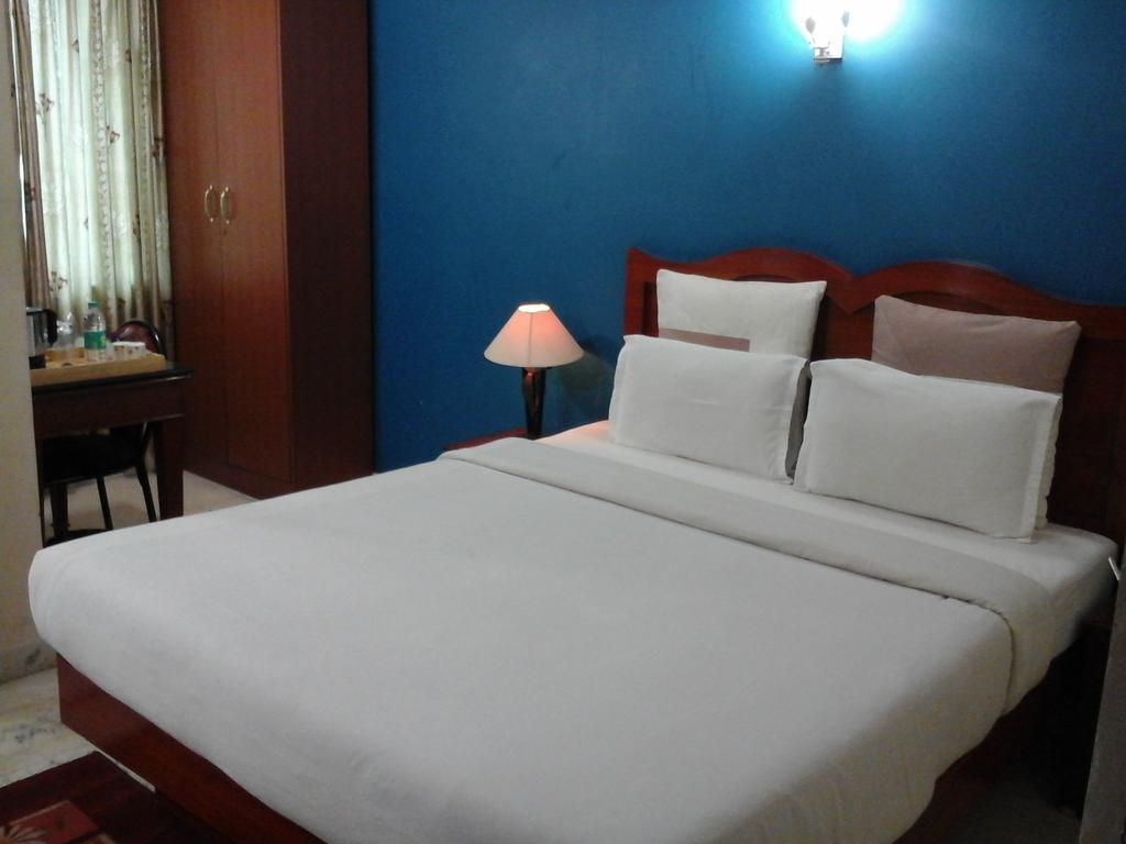 Hotel Pigeon International