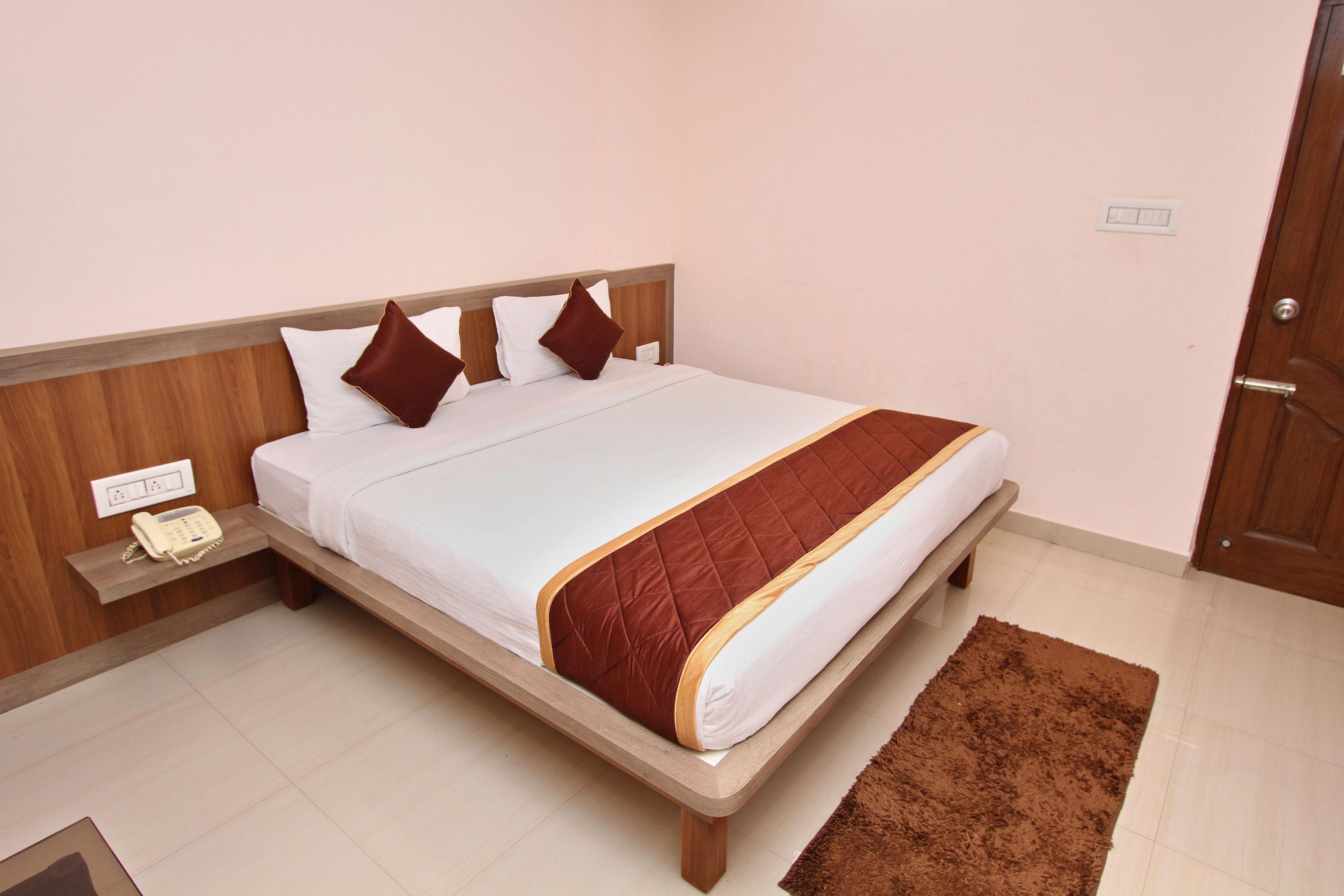 Oyo 2235 Indira Nagar Hotel