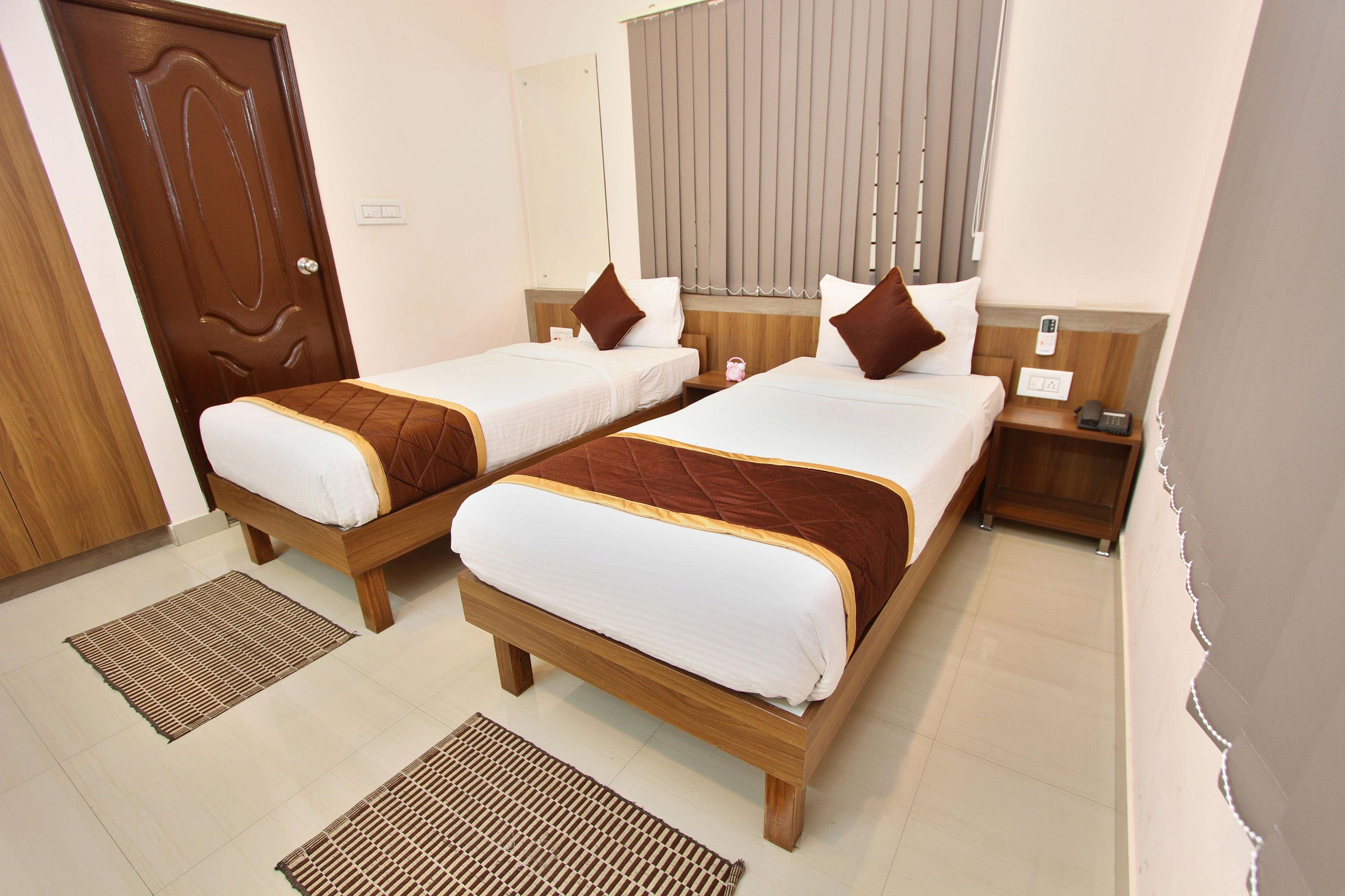 Oyo 2235 Indira Nagar 3*