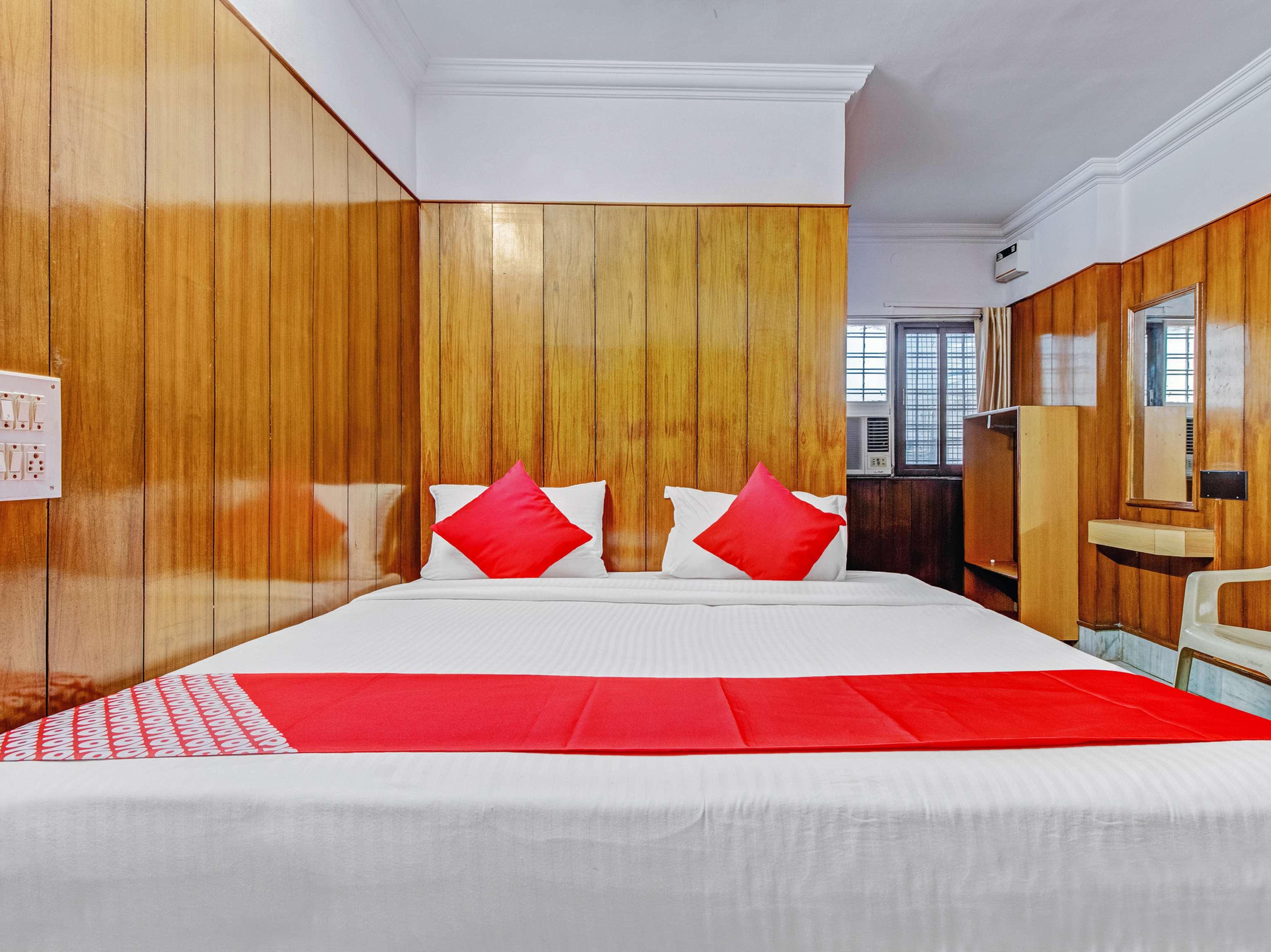 Oyo 19559 Pavithra Paradise 3*