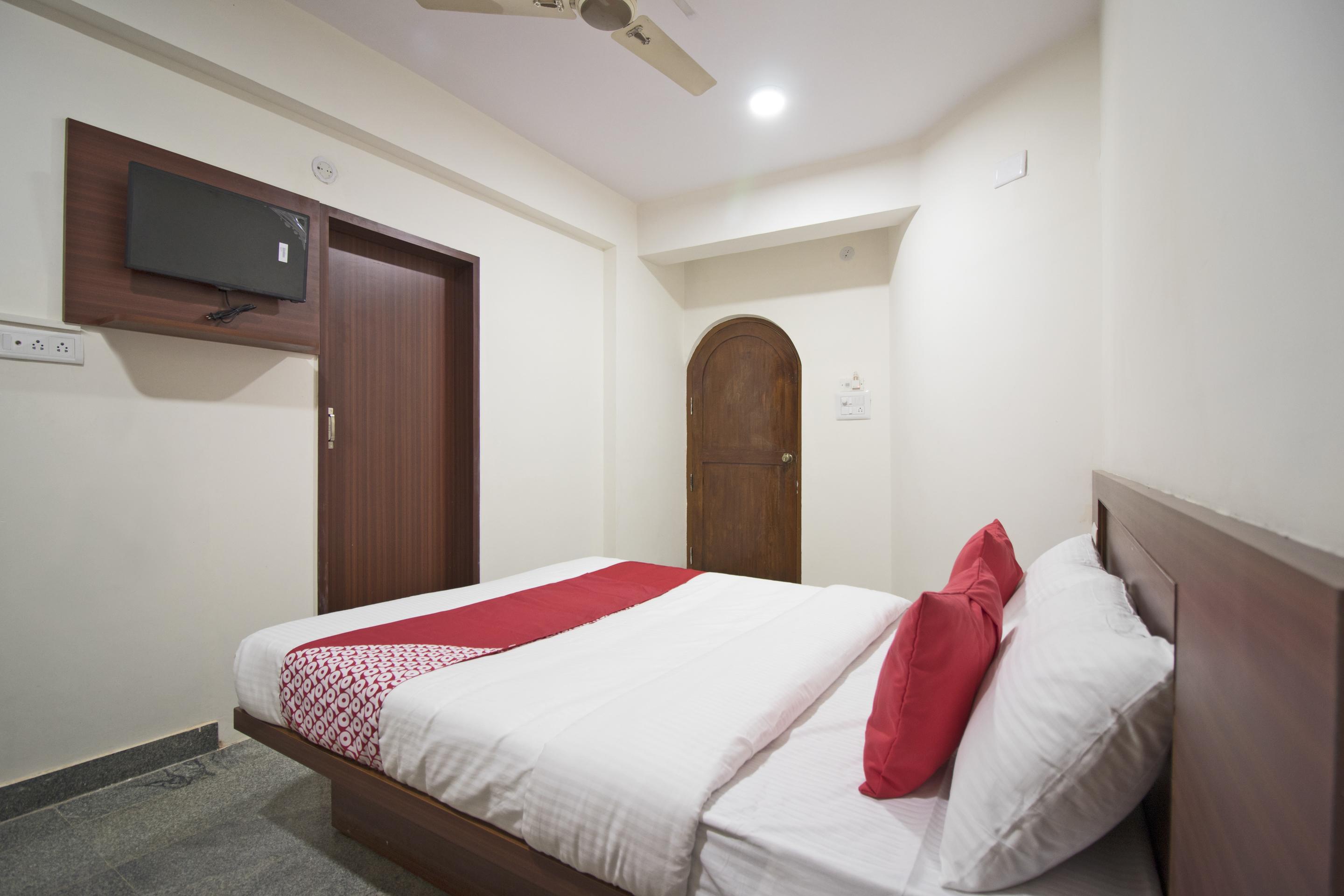 Oyo 22940 Sri Durga Residency Hotel Bangalore