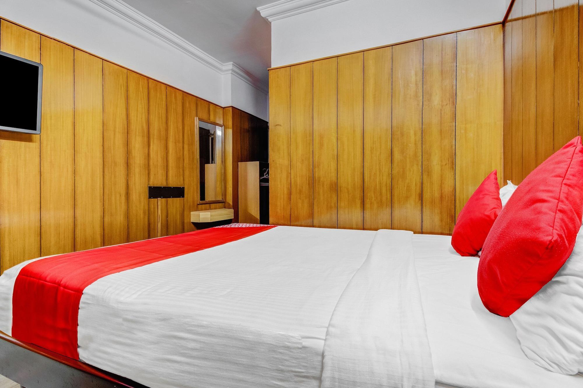 Hotel Oyo 19559 Pavithra Paradise