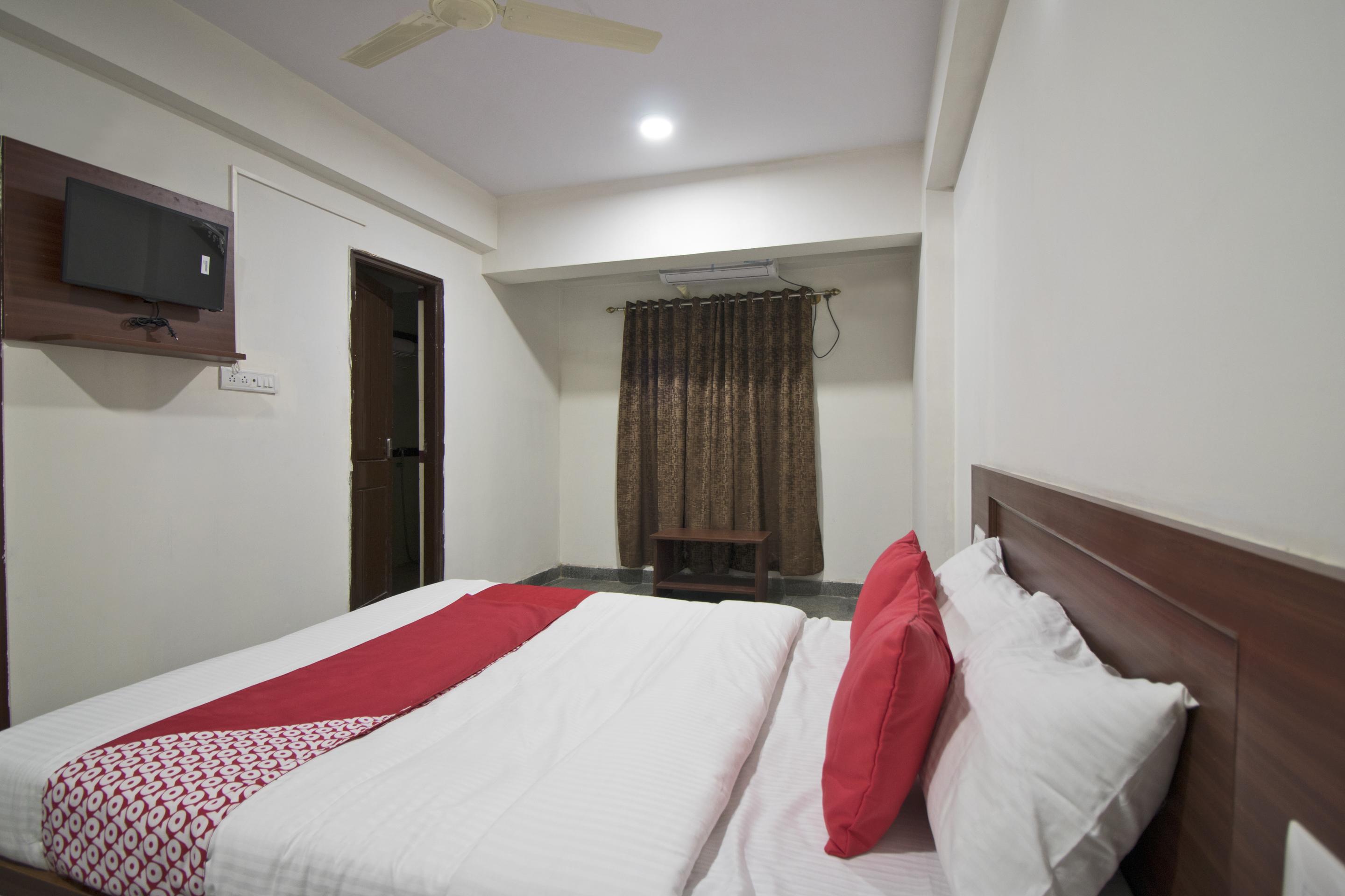 Oyo 22940 Sri Durga Residency Hotel Bangalore