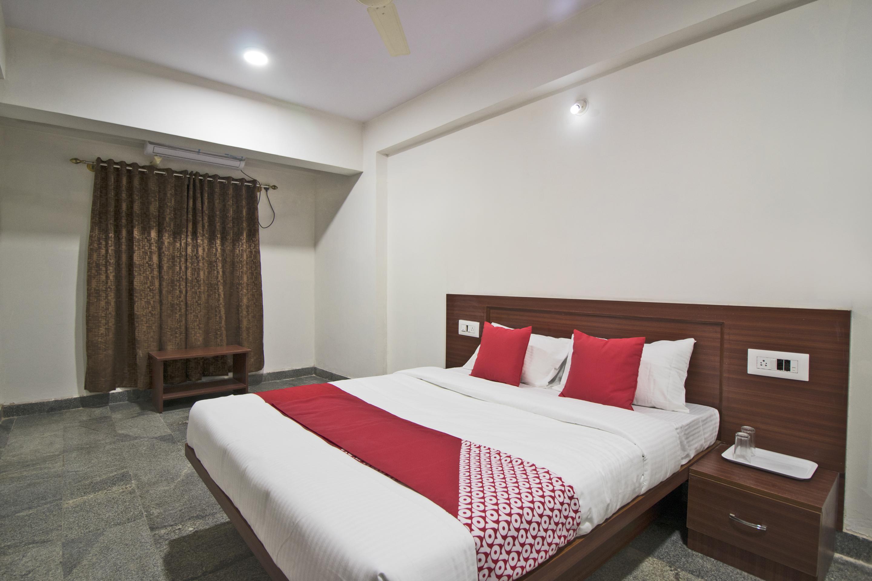 Oyo 22940 Sri Durga Residency Hotel Bangalore