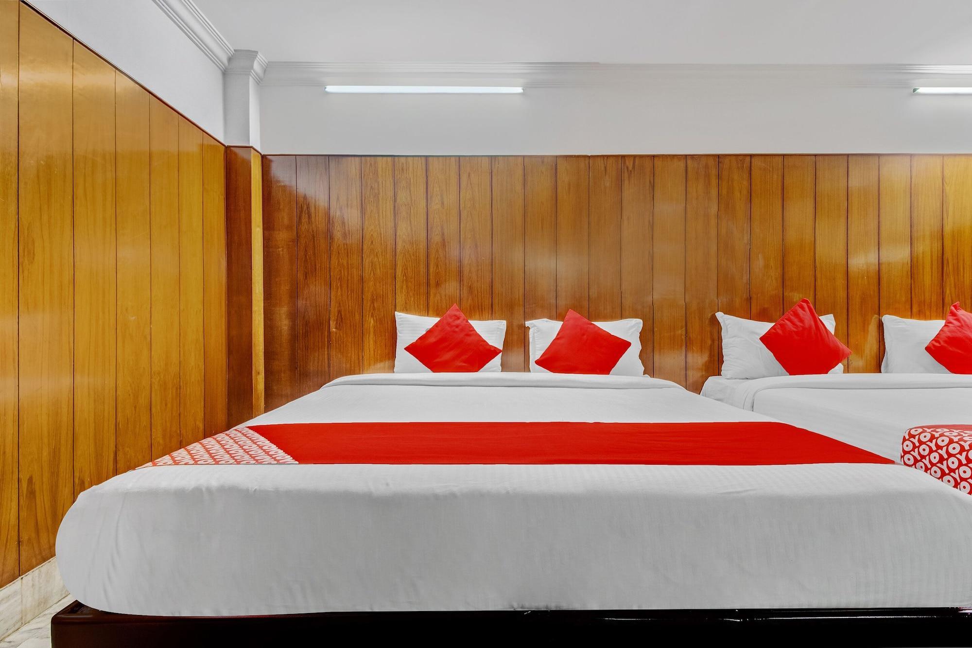 Oyo 19559 Pavithra Paradise Hotel 3*