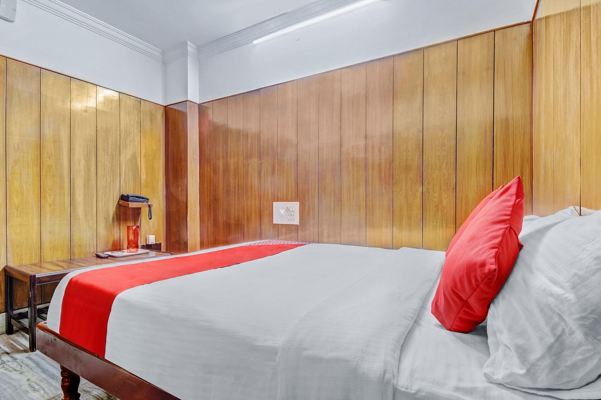 Oyo 19559 Pavithra Paradise Hotel