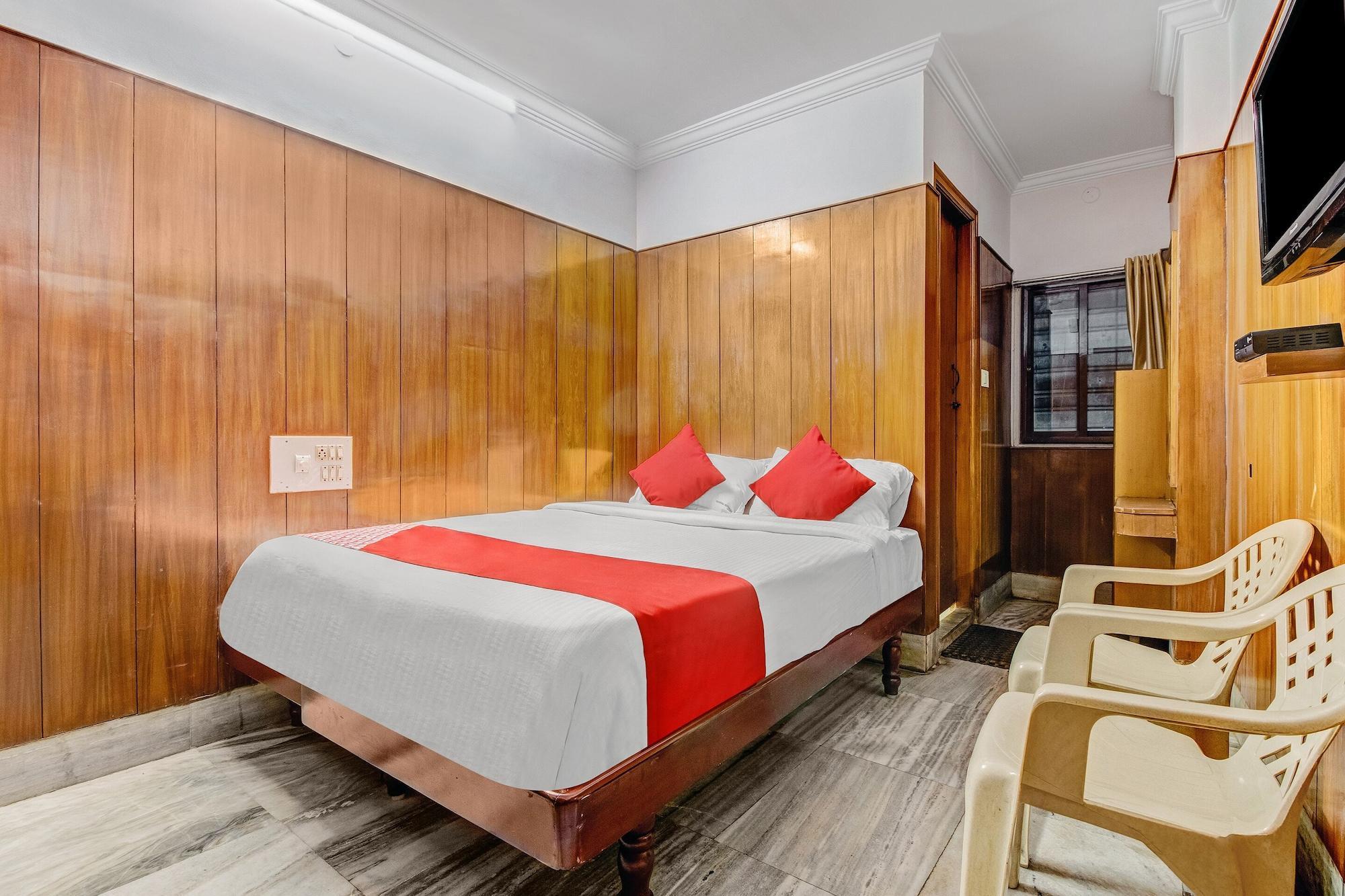 Hotel Oyo 19559 Pavithra Paradise Bangalore