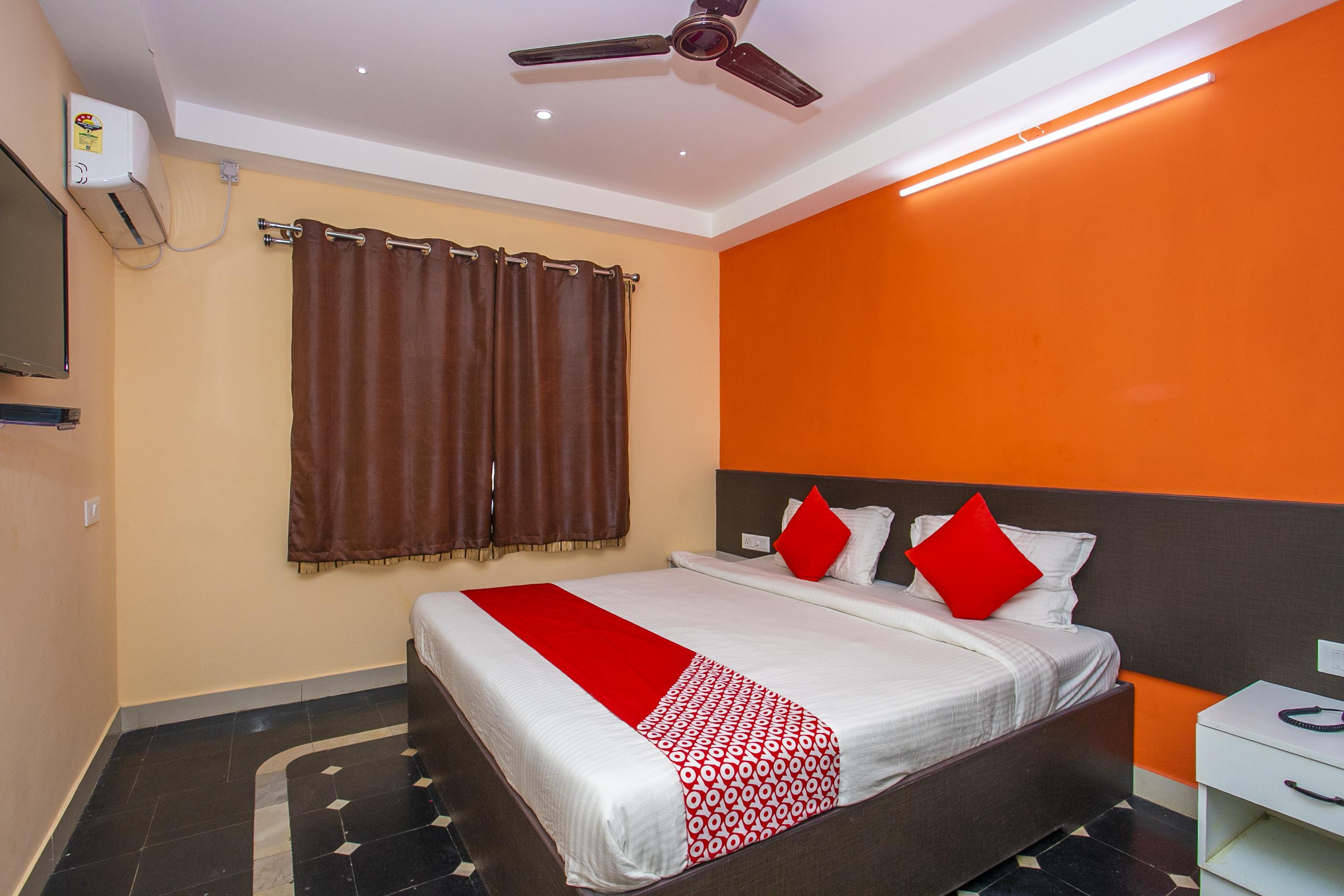 Oyo 22837 Chairmen's Hotel Bangalore