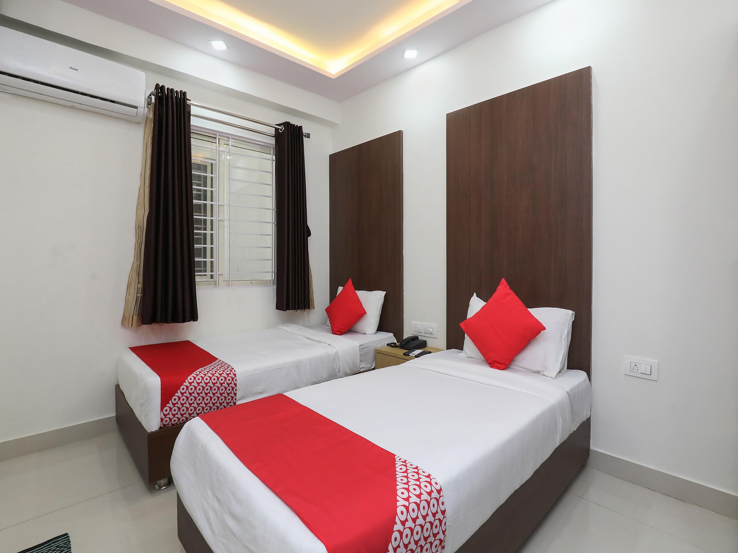 Oyo 12544 Varcity Twin Towers Hotel 3*