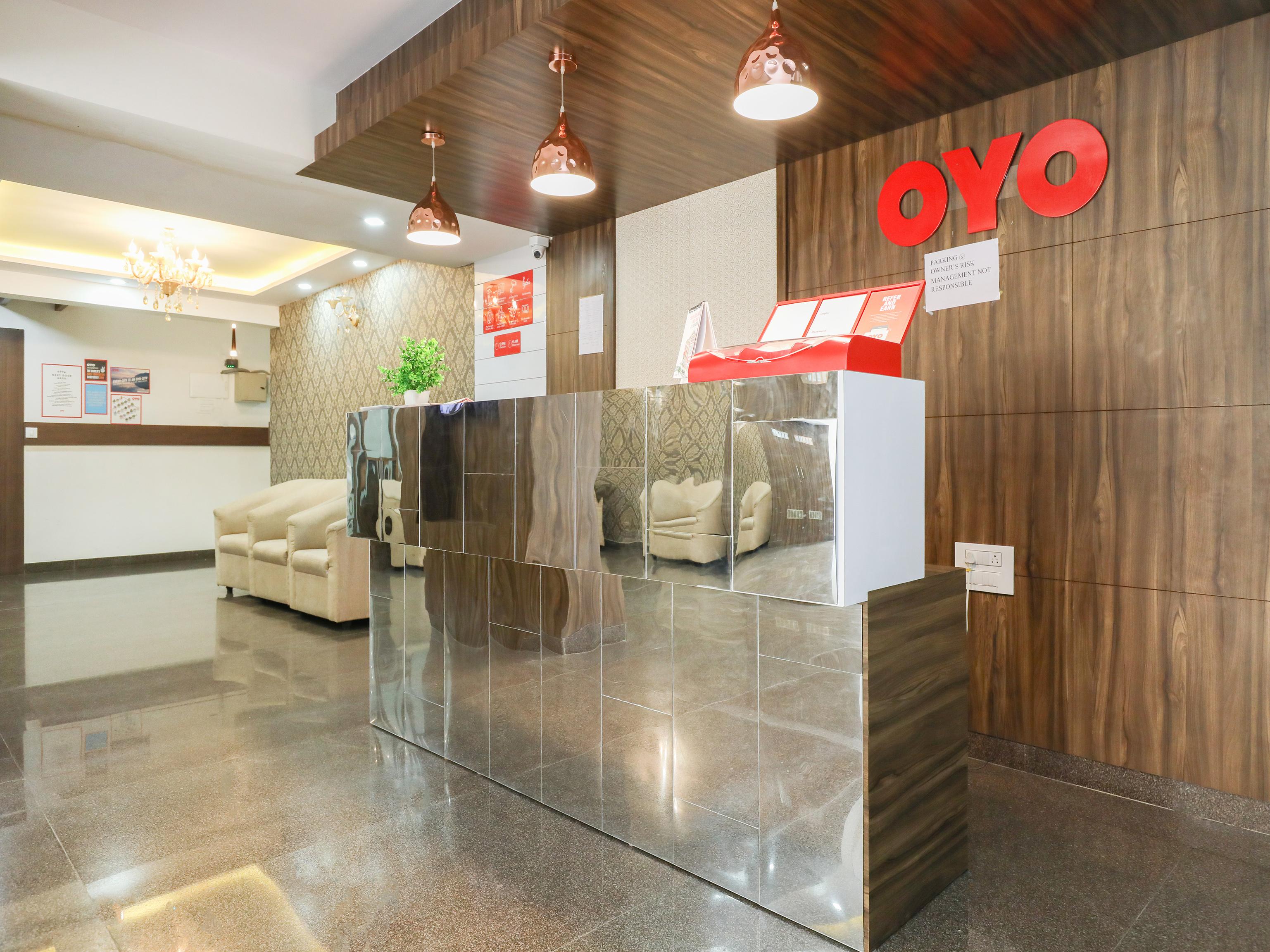 Oyo 12544 Varcity Twin Towers Hotel