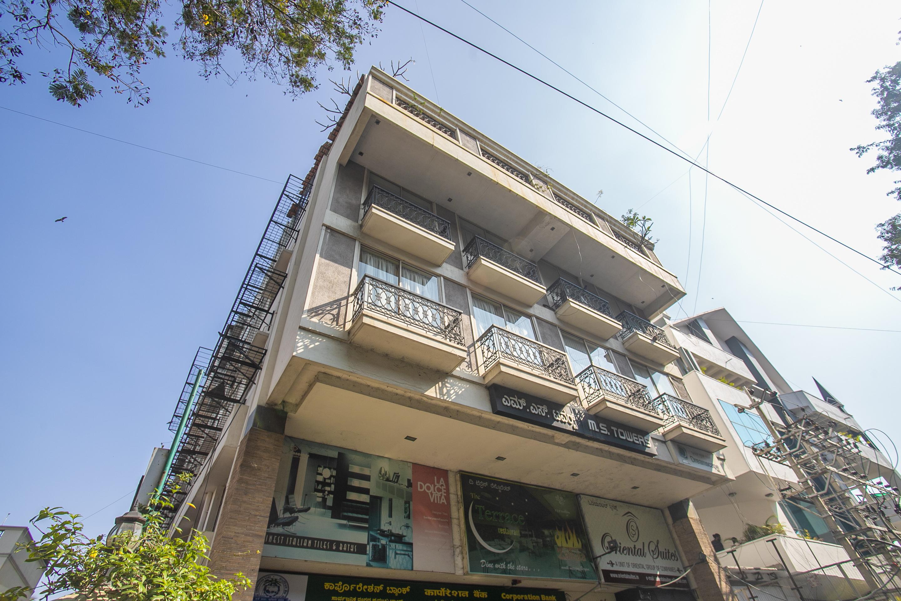 Hotel Oyo 27859 Agi Dynasty