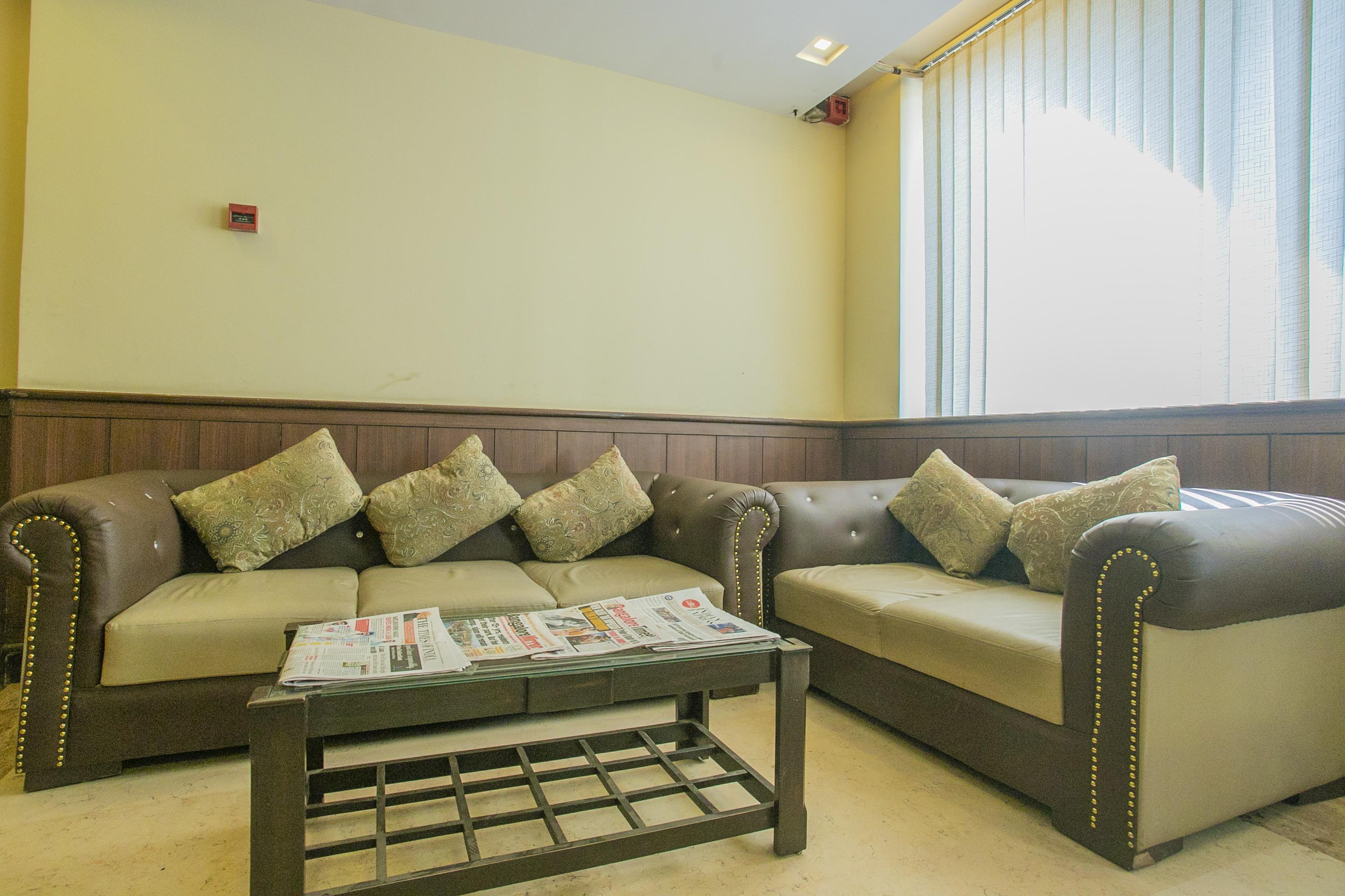 Hotel Oyo 27859 Agi Dynasty