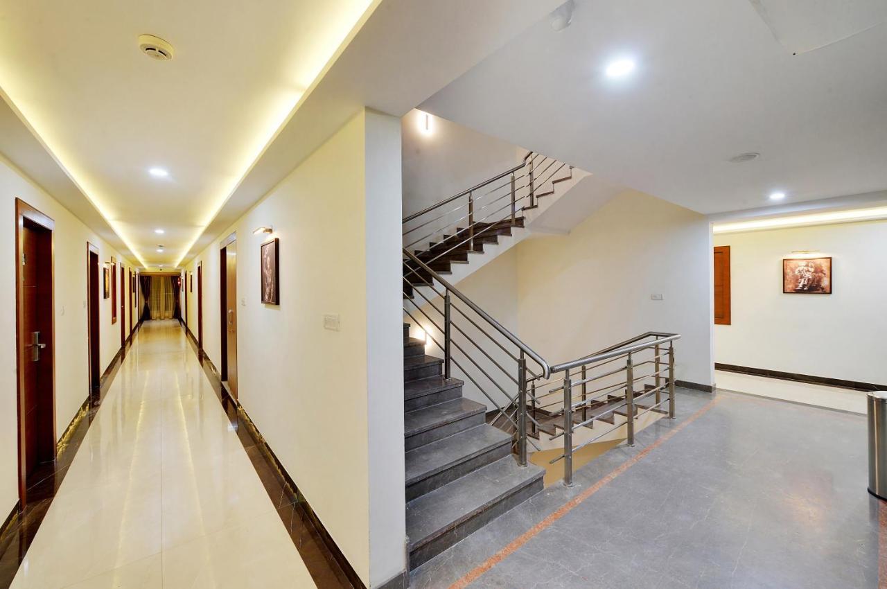 Hotel La Sara Gateway Bangalore