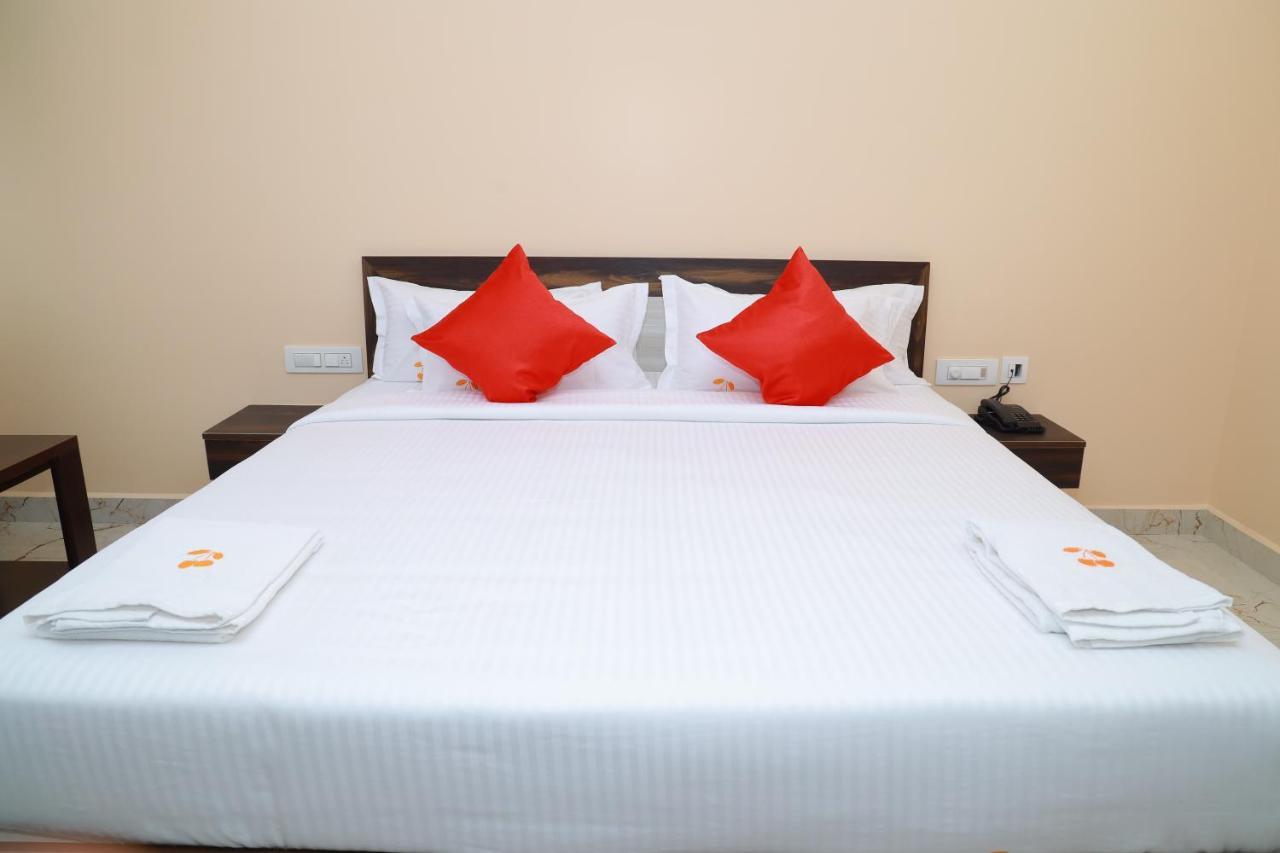 Golden Cherry Hotel