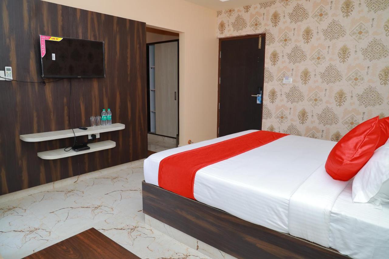 Golden Cherry Hotel