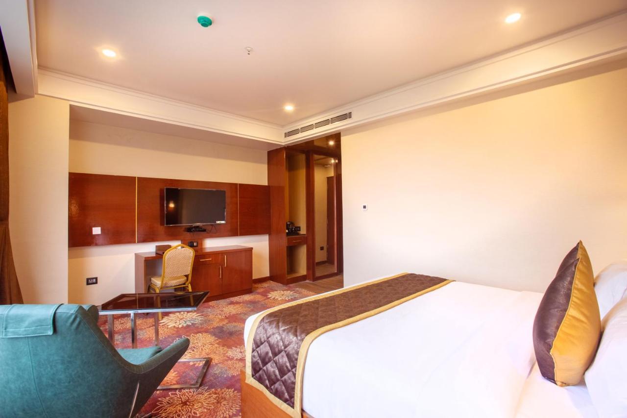 Kingston Hotel 4*
